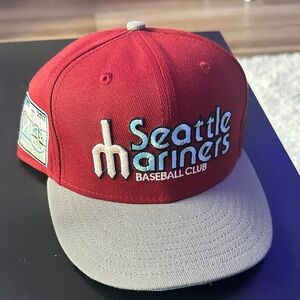 Seattle Mariners Red and Gray Baseball Cap fitted hat size 7